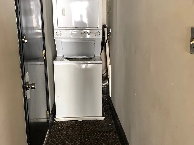 1126 Walnut St #3F — Photo 8