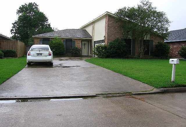 1st image of 4121 Sleepy Hollow Ln