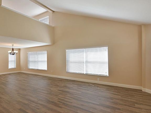 3rd image of 1985 Westpointe Cir #5