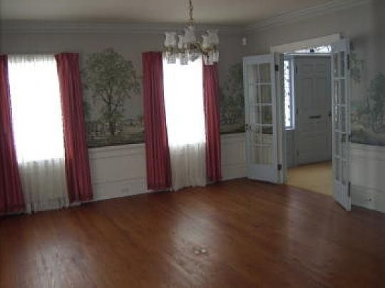 5th image of 393 N Main St