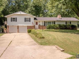 2741 SE Allen Dr, Topeka, KS 66605