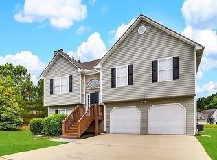 1202 Grove Trail Pass, Douglasville, GA