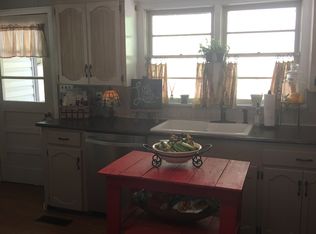 1301 Hillwood Dr, Guntersville, AL 35976