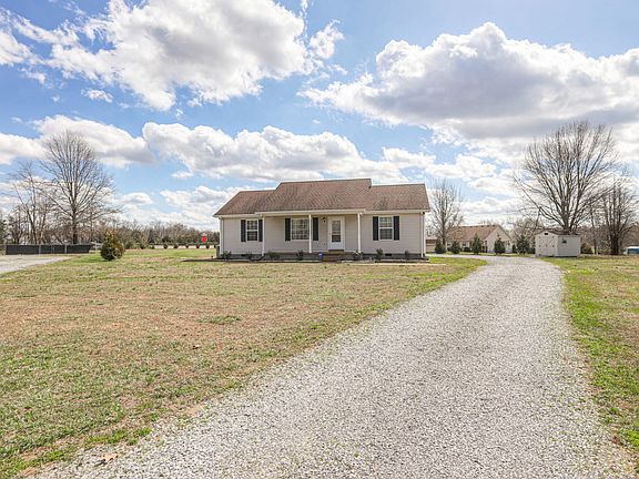 3rd image of 1008 E Evelyn Ct