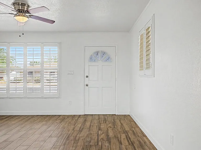 3519 W Orchid Ln — Photo 5