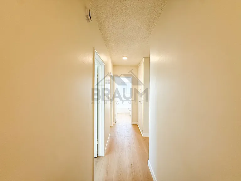 13129 OXNARD ST. — Photo 39