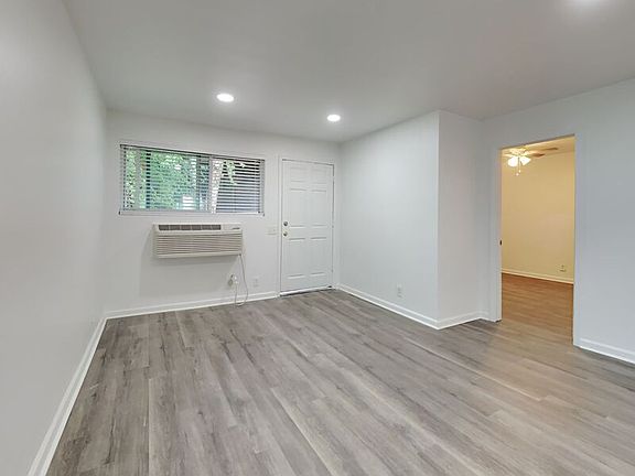 3rd image of 1826 Lebanon Pike APT 1