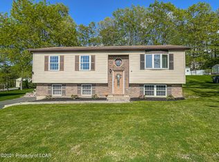 37 Park Ln N, Mountain Top, PA