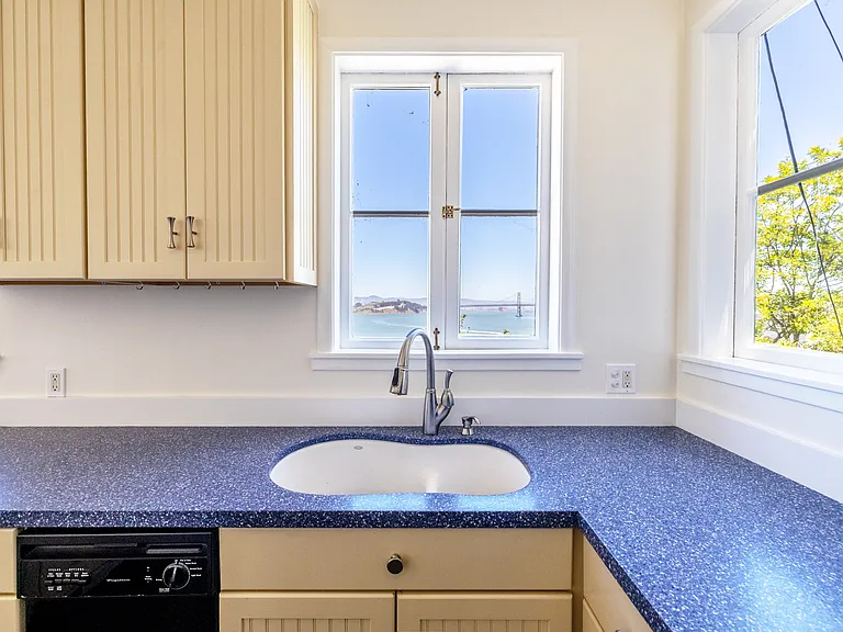348 Greenwich St — Photo 13