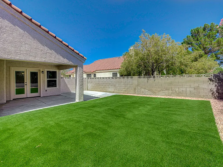 272 Comfort Dr — Photo 42
