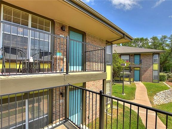 4th image of 7685 Northcross Dr Unit 1129