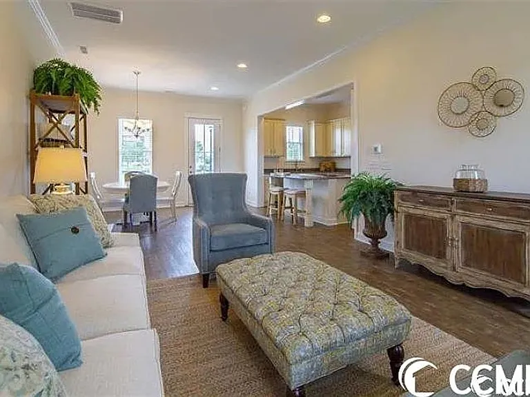 2820 Cook Cir #D — Photo 36