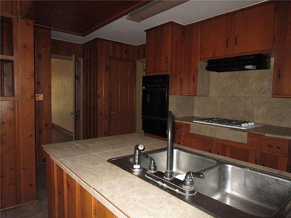 3rd image of 619 N 23rd St