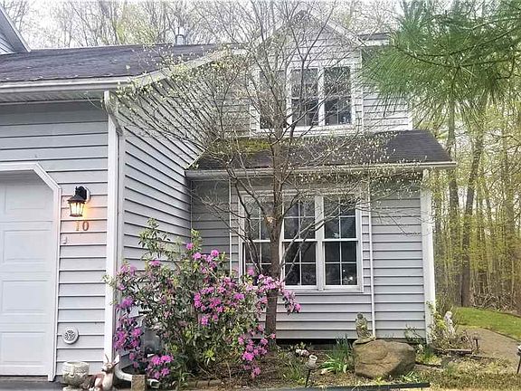 2nd image of 10 Sandalwood Ct