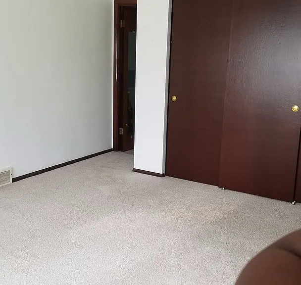 604 Thunderbird Ct — Photo 5