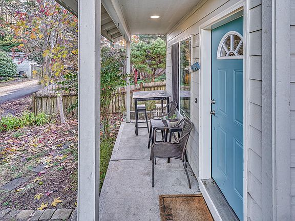 3rd image of 405 SE Quay Ave