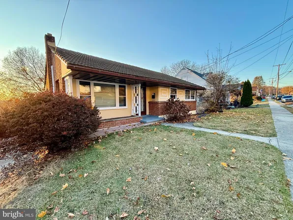 3526 Oak St, Laureldale, PA 19605