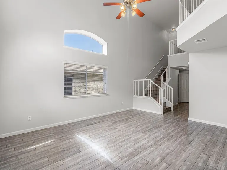 11502 Johnny Weismuller Ln — Photo 6