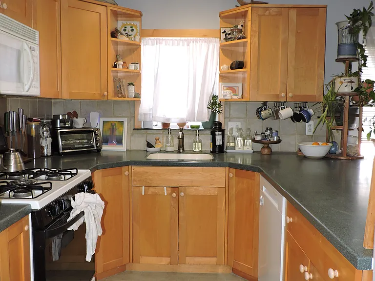 213 Holmes St #1 — Photo 3