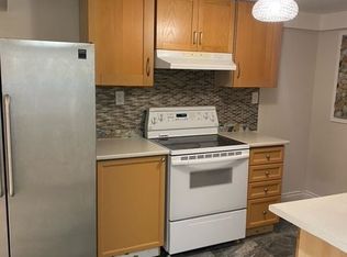 880 Stainton Dr, Mississauga, ON L5C 3A5