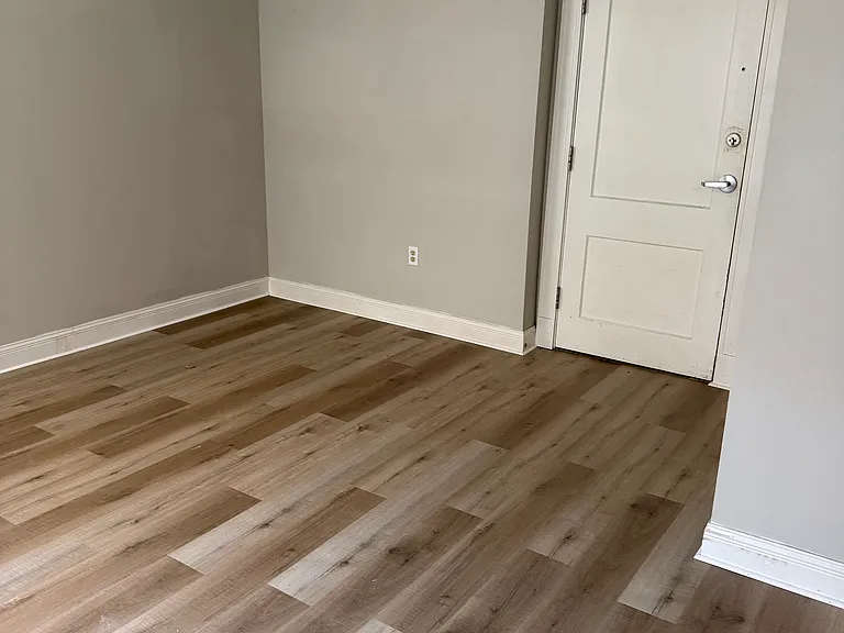 Drake Hotel Apartments — Photo 3