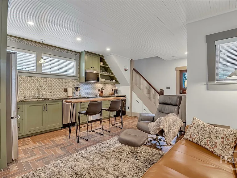 410 1/2 E Victory Dr #CARRIAGE HOUSE — Photo 16