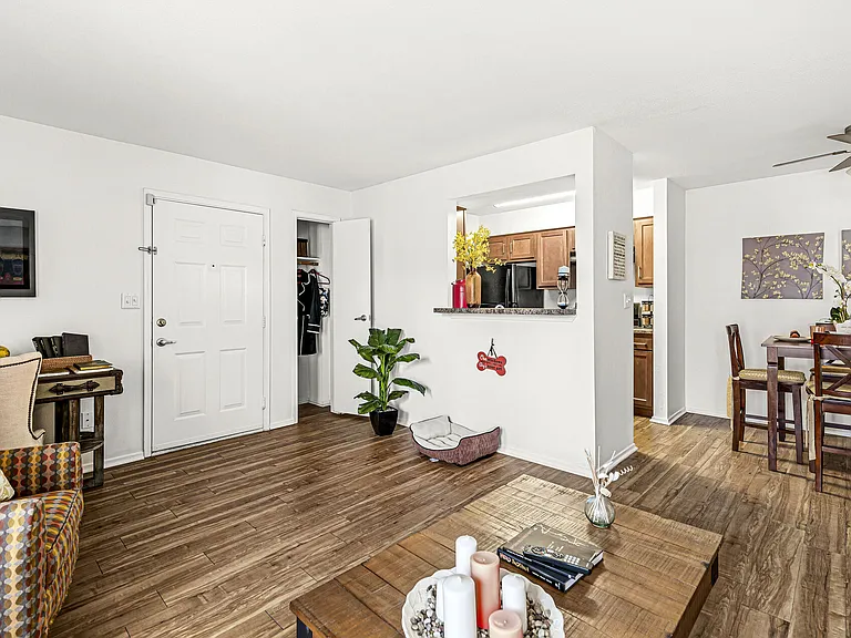 Enclave at Eagle Creek Apartments — Photo 33