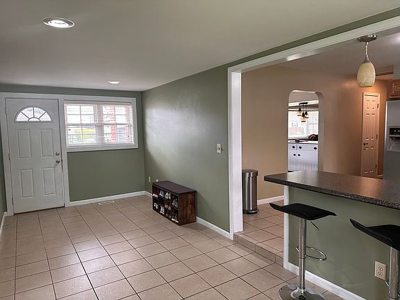 5th image of 1020 E Skyline Dr