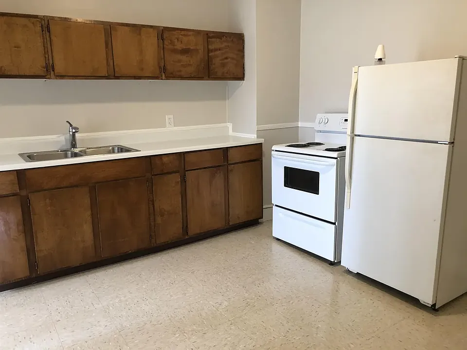47 Dudley Hill Rd