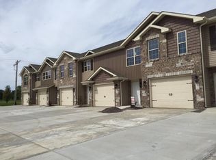 101 Olyvia Dr, Saint Jacob, IL 62281