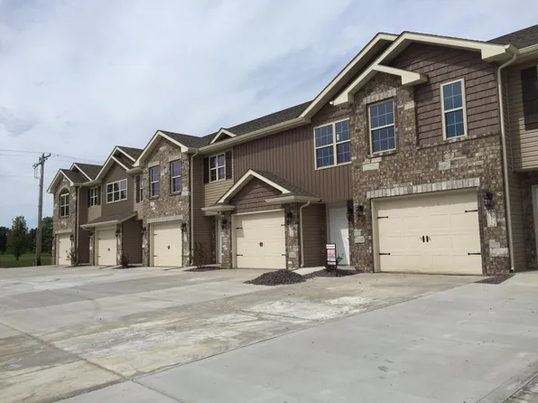 101 Olyvia Dr, Saint Jacob, IL 62281