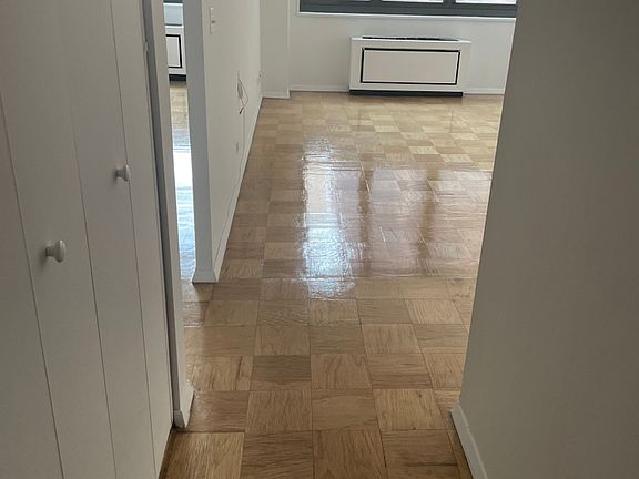 2nd image of 200 E 72nd St APT 34D