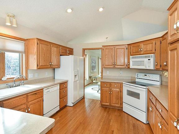 3rd image of 5843 Deerwood Ln N