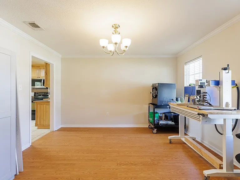 4223 Conway Cir — Photo 8