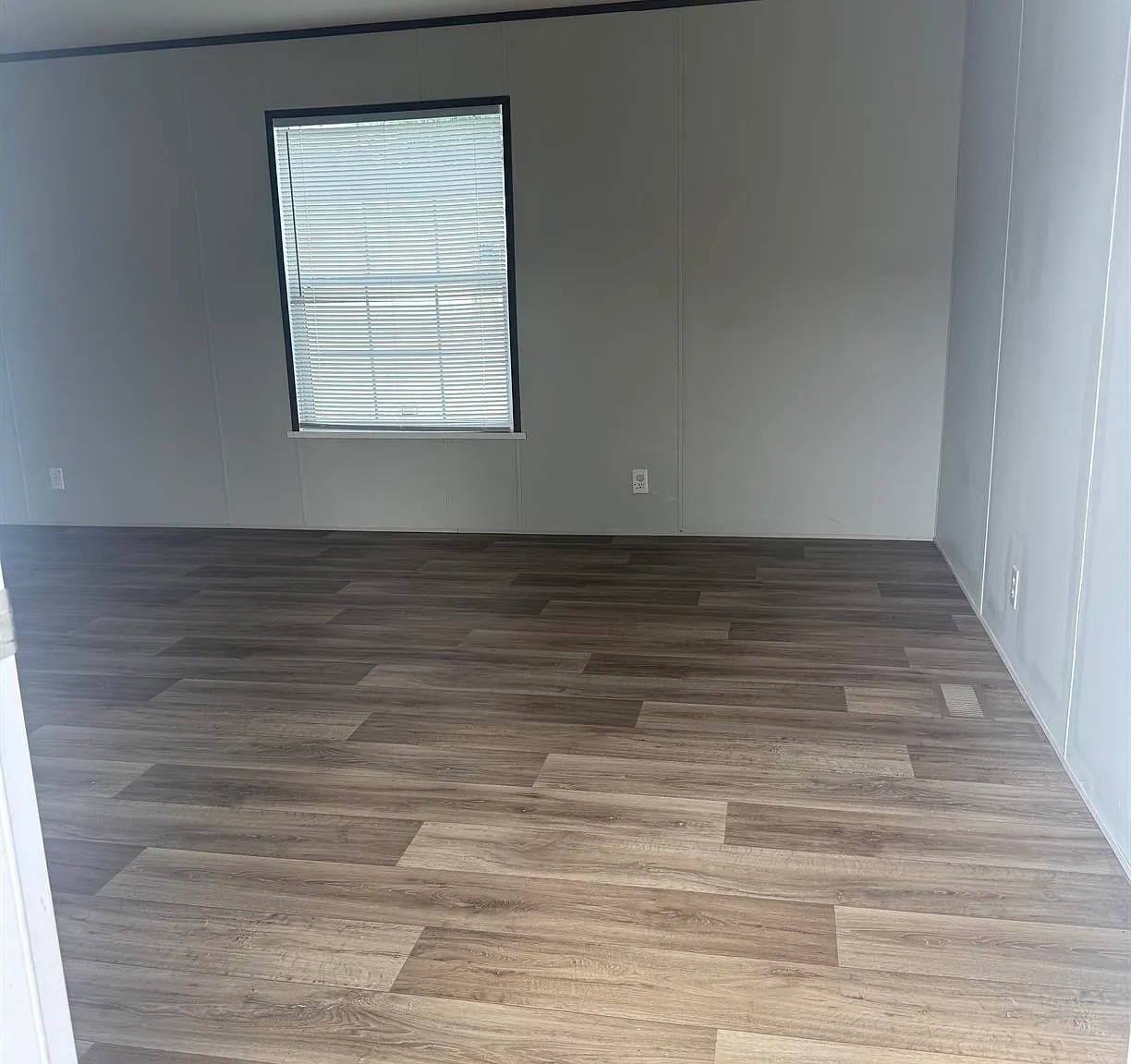 3 bed, 1280 sqft, $1,099 — Photo 4