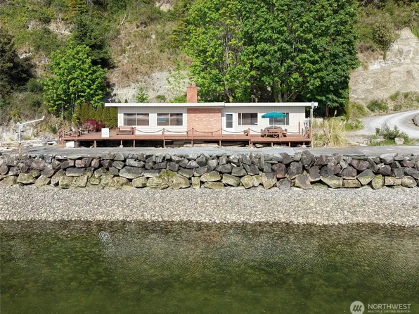 1085 Rockaway Lane, Camano Island, WA 98282