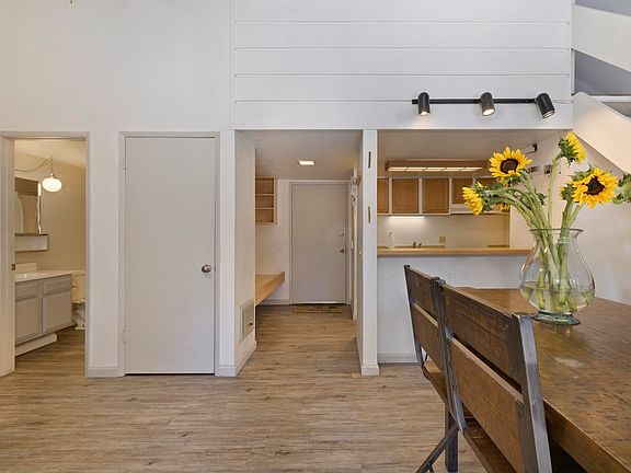 5th image of 2289 Sierra Nevada Rd #G10