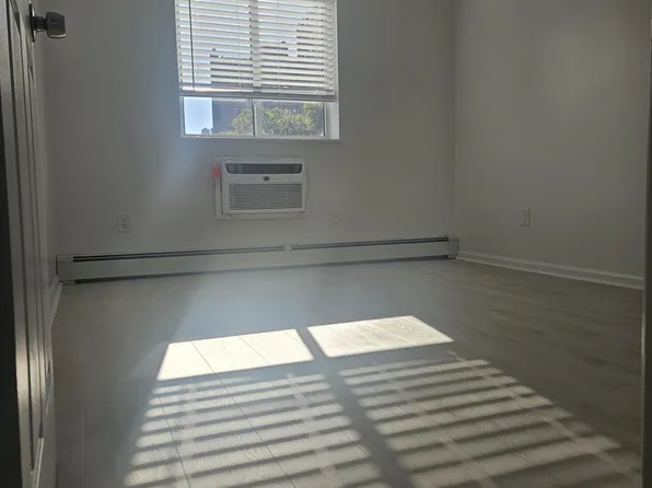 33-27 13th Street image 1 of 8