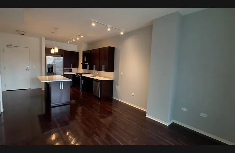900 W Washington Blvd — Photo 2