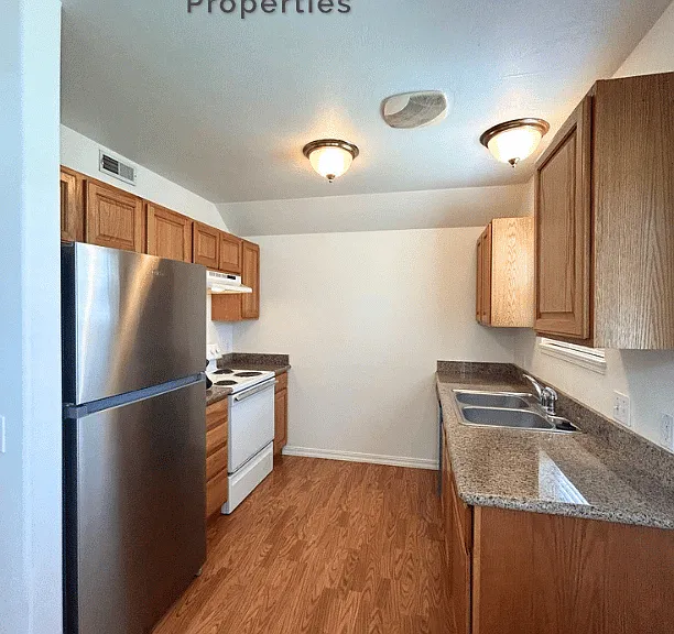 465 Taft — Photo 20