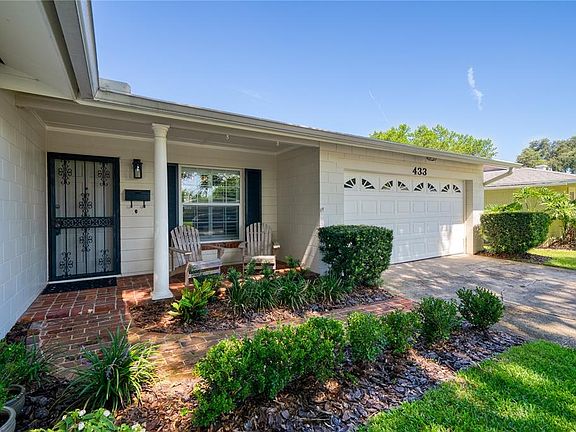 3rd image of 433 GILBERT ROAD