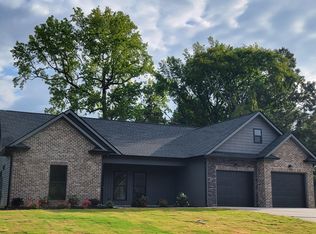 202 Cheshire Crossing Dr, Rock Spring, GA 30739