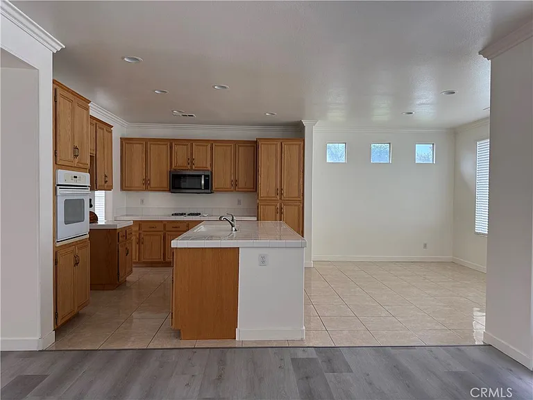 7475 Rock Creek Ct — Photo 8