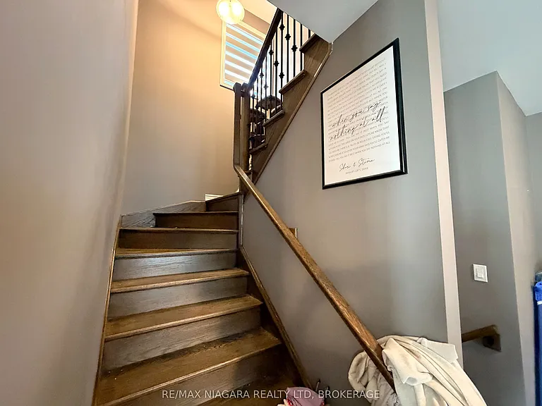78 Bradley Ave — Photo 7