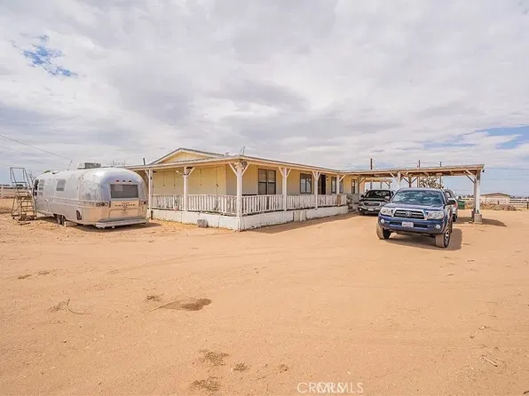 9634 Wolf Dr, Phelan, CA 92371