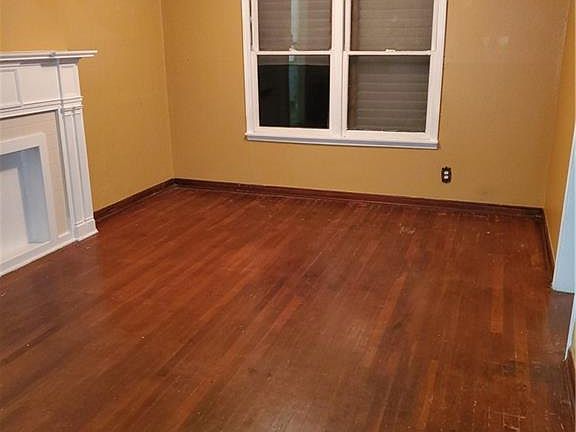 2nd image of 1444 Dahlia Dr