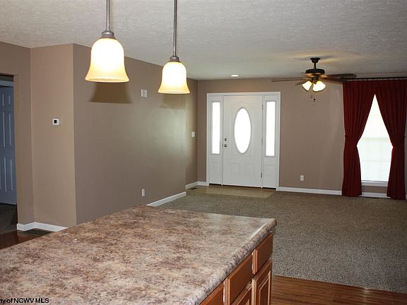 5th image of 1420 Parkside Dr