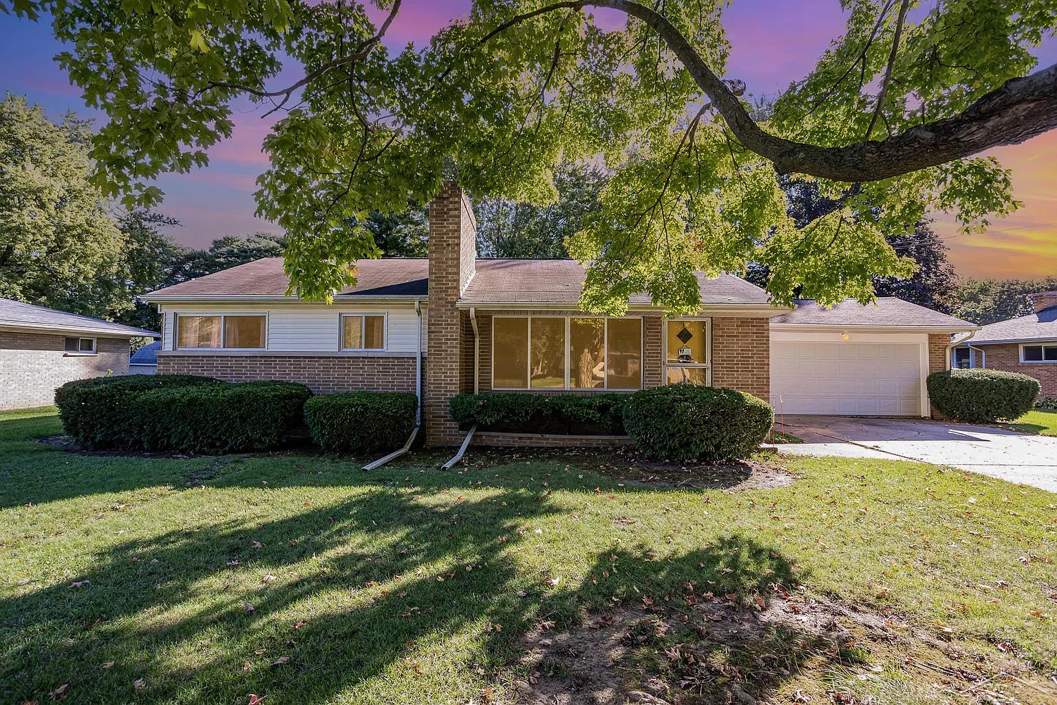 1558 Sauk Ln photo 1