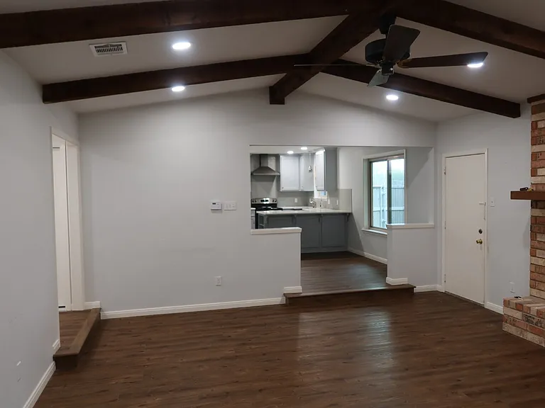 101 Travis Ln — Photo 14