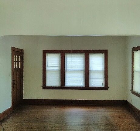 2nd image of 2323 Mulberry St